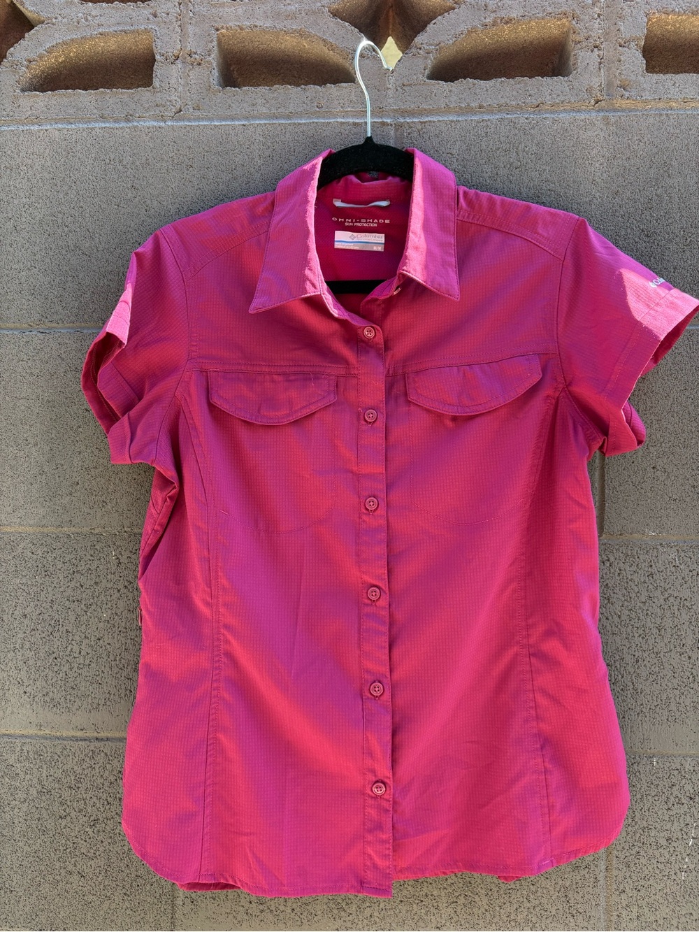 Columbia Women’s Bright Pink Short-Sleeve Button-Down Shirt